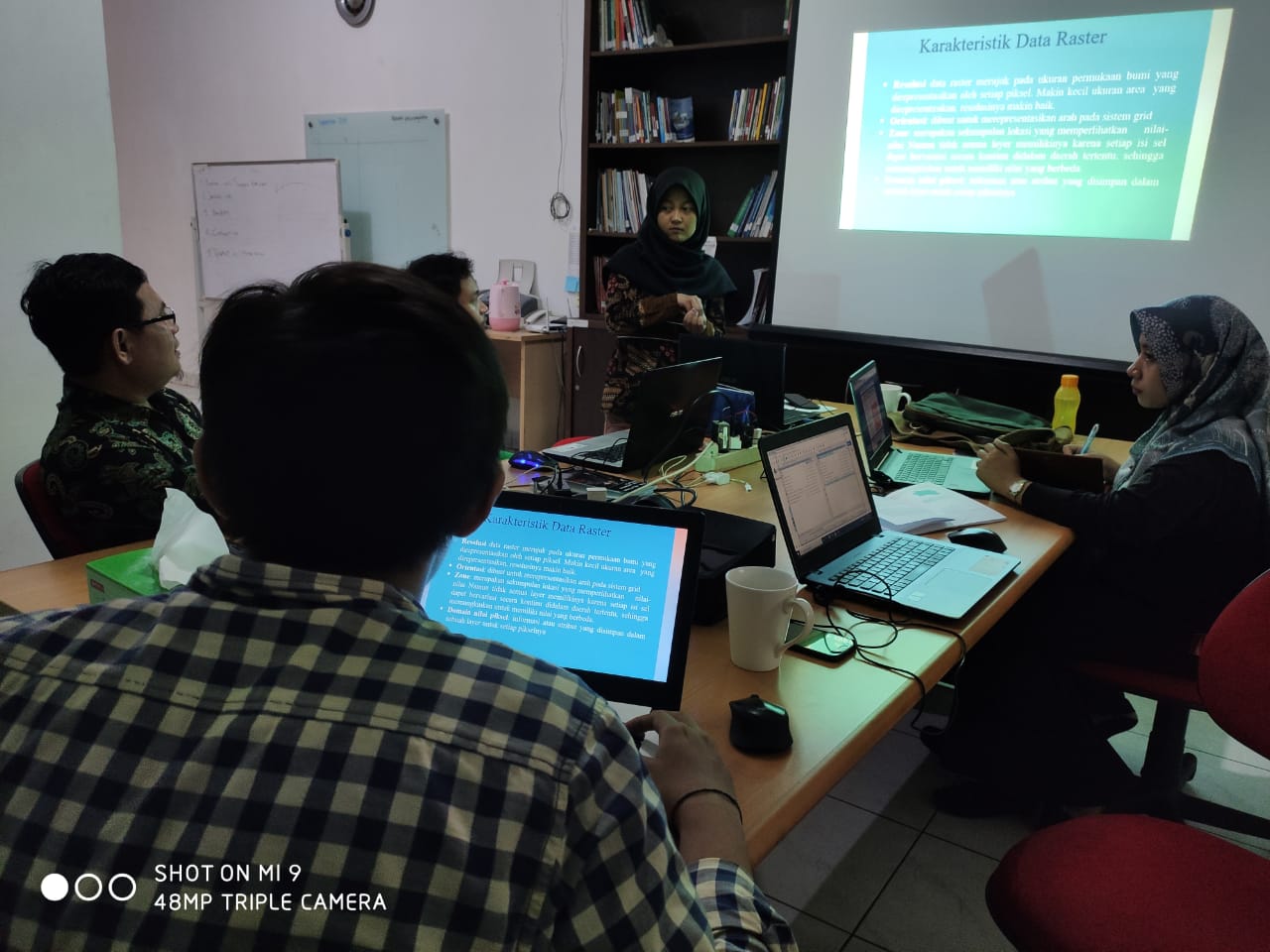Pelatihan Sistem Informasi Geografis (SIG)