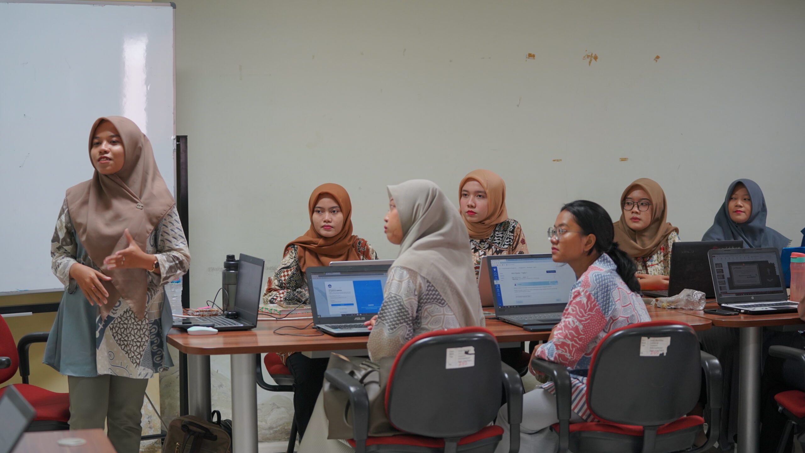 Mengungkap Praktik Baik dan Memetik Pelajaran dalam Transformasi Pendidikan Profesi Guru (PPG) Prajabatan di Indonesia