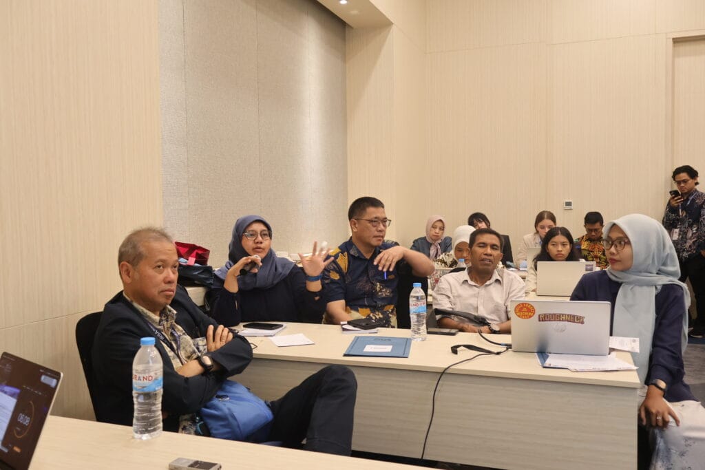 Menavigasi Transisi Ekonomi Berkeadilan di Daerah Berbasis Komoditas Ekstraktif